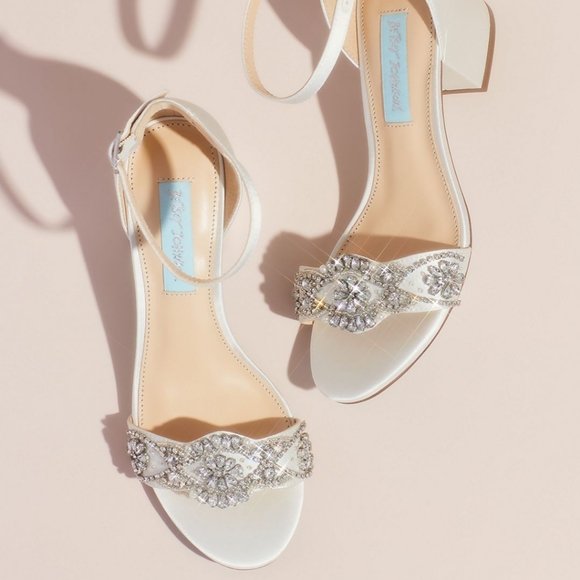 betsey johnson beauty in bloom block heel